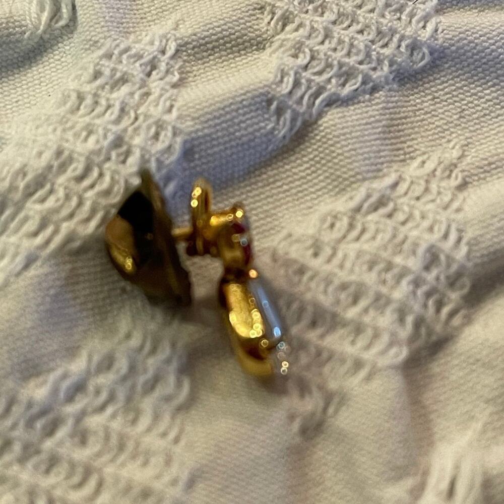 Angel pin ruby - Picture 3 of 5